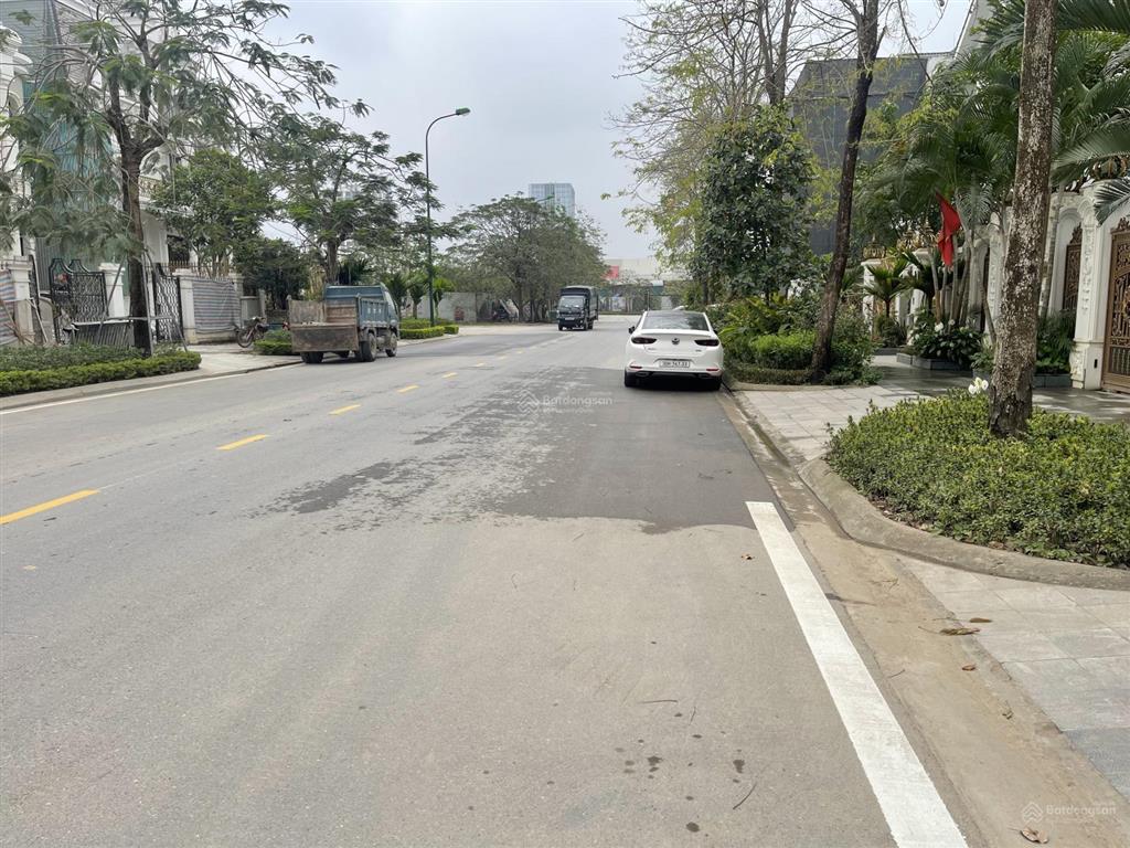 Bán biệt thự ciputra view công viên trước sau nhà ở sướng, view đẹp, thiết kế 4 tầng 1 hầm, giá rẻ