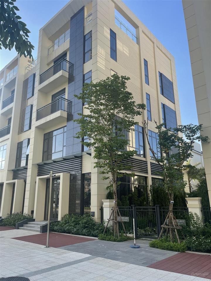 Bán căn góc shophouse starlake 2 mặt tiền, trục đường 40m nối từ võ chí công sang phạm văn đồng