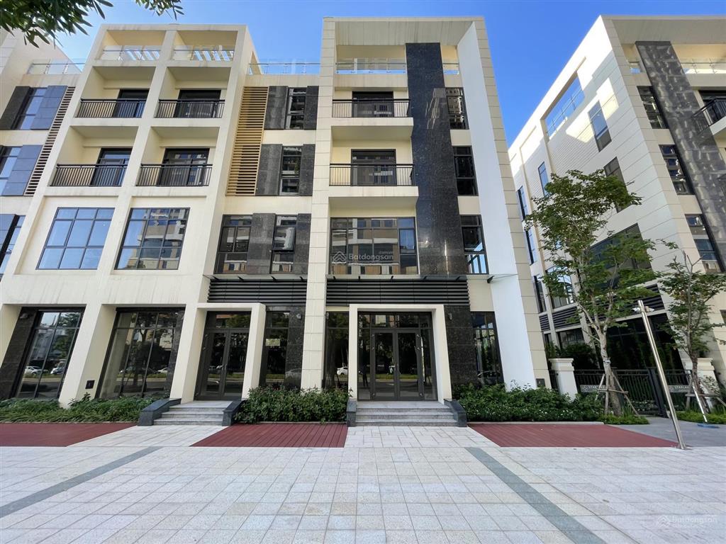 Bán căn góc shophouse starlake 2 mặt tiền, trục đường 40m nối từ võ chí công sang phạm văn đồng