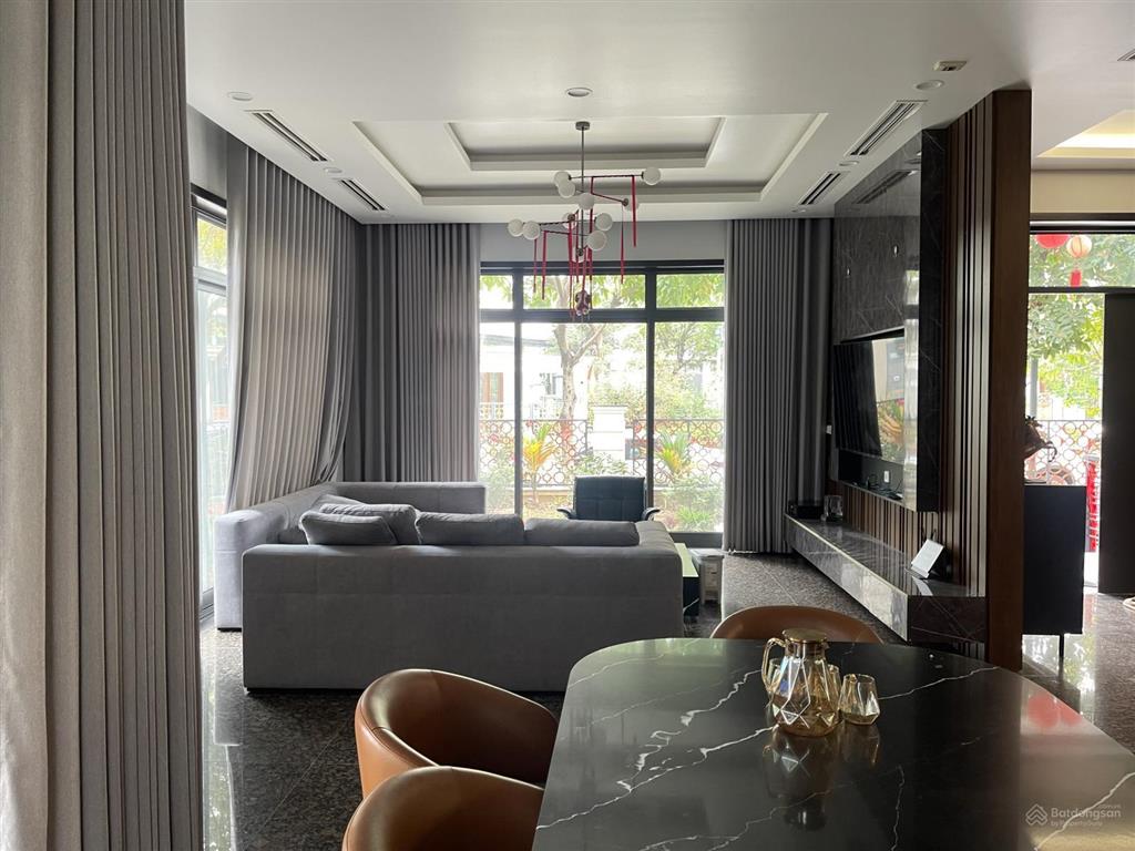 Bán biệt thự song lập starlake hướng nam, nhà thiết kế đẹp, sẵn nội thất mới, giá tốt, về ở ngay