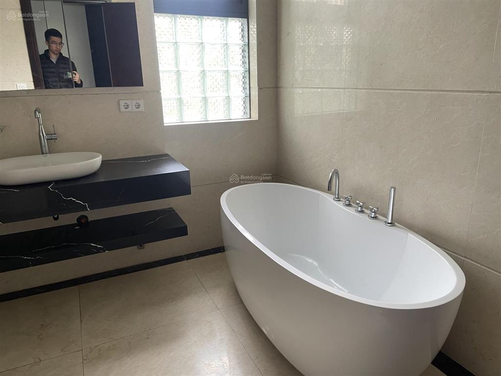 Bán biệt thự song lập starlake hướng nam, nhà thiết kế đẹp, sẵn nội thất mới, giá tốt, về ở ngay