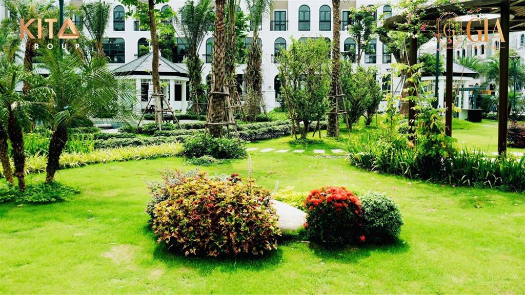 Bán biệt thự song lập ciputra thiết kế 4 tầng 1 hầm, mặt tiền 9m, hướng đông nam, view vườn hoa