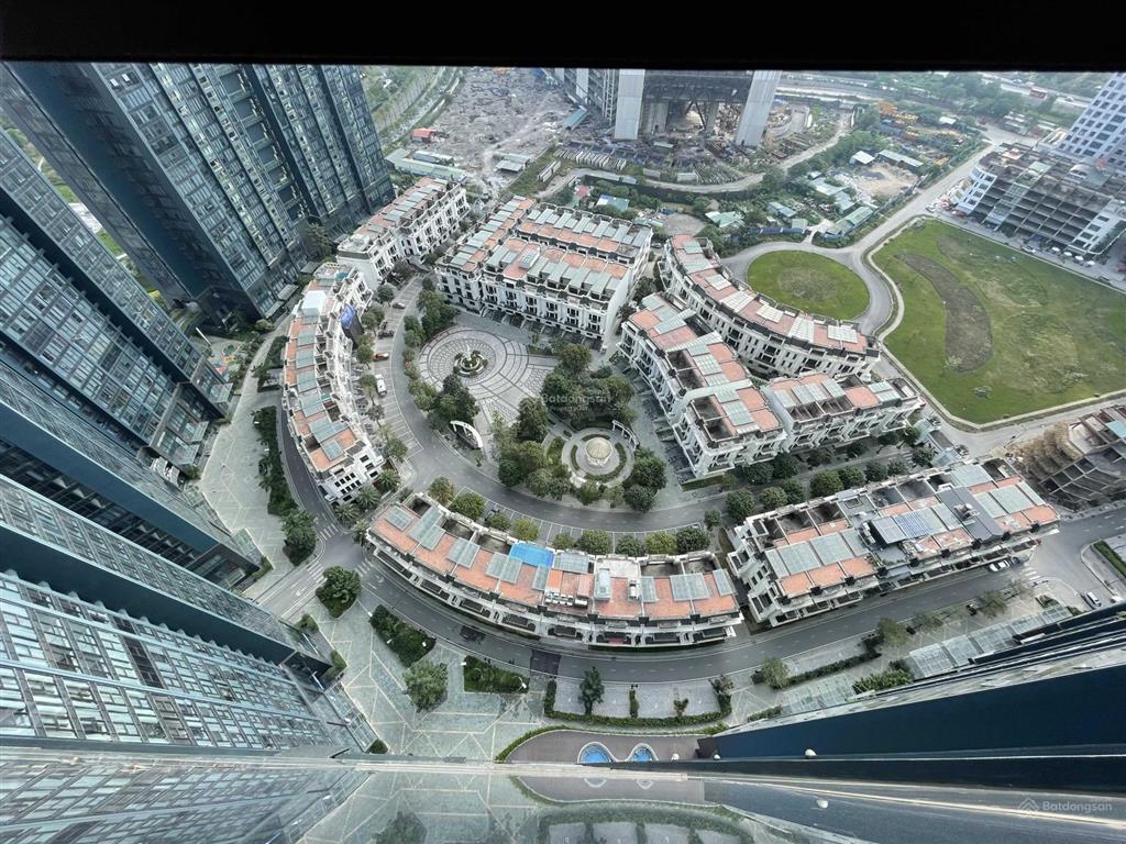 Bán shophouse sunshine city đối diện chung cư kinh doanh rất tốt, view thoáng đẹp vườn hoa, giá rẻ