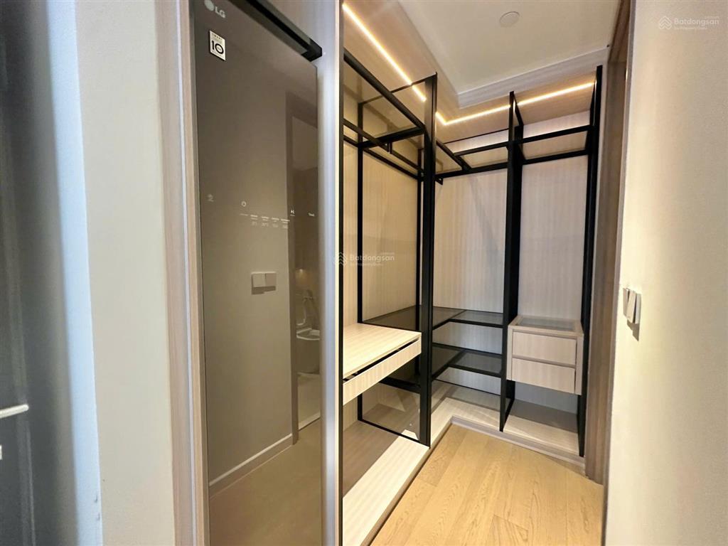 2pn 2wc 70m2 đã có sổ, sẵn hđ thuê giá cao, view cầu ba son đẹp lung linh.  0708 864 *** nghĩa