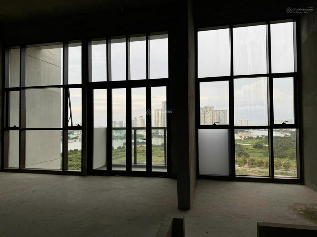 Duy nhất, cần bán căn lofthouse 70m2, xây thêm 50m2, view lm81, giá 27 tỷ, xem nhà 24/7.