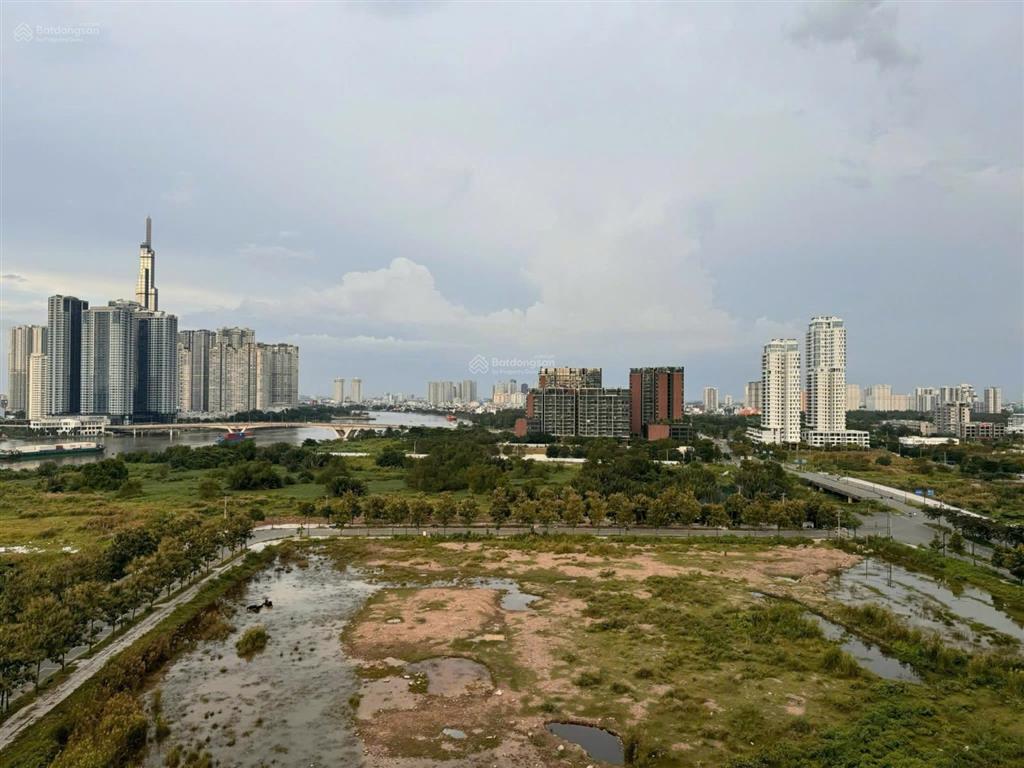 Duy nhất, cần bán căn lofthouse 70m2, xây thêm 50m2, view lm81, giá 27 tỷ, xem nhà 24/7.