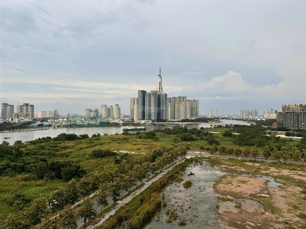 Duy nhất, cần bán căn lofthouse 70m2, xây thêm 50m2, view lm81, giá 27 tỷ, xem nhà 24/7.