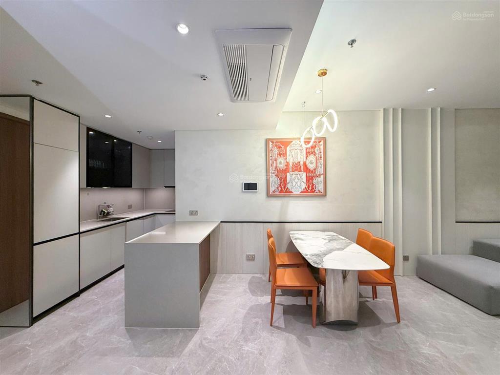 Cần bán căn 2pn 80m2 giá rẻ nhất the crest, giá 20.5 tỷ all in. xem nhà 24/7