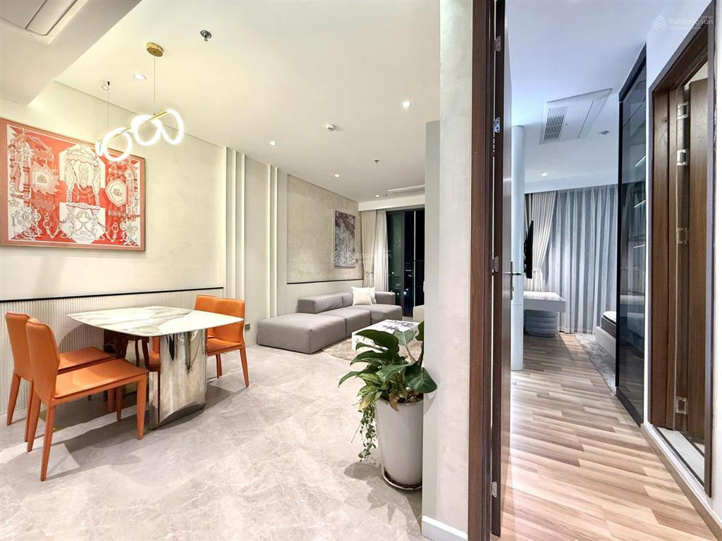 Cần bán căn 2pn 80m2 giá rẻ nhất the crest, giá 20.5 tỷ all in. xem nhà 24/7