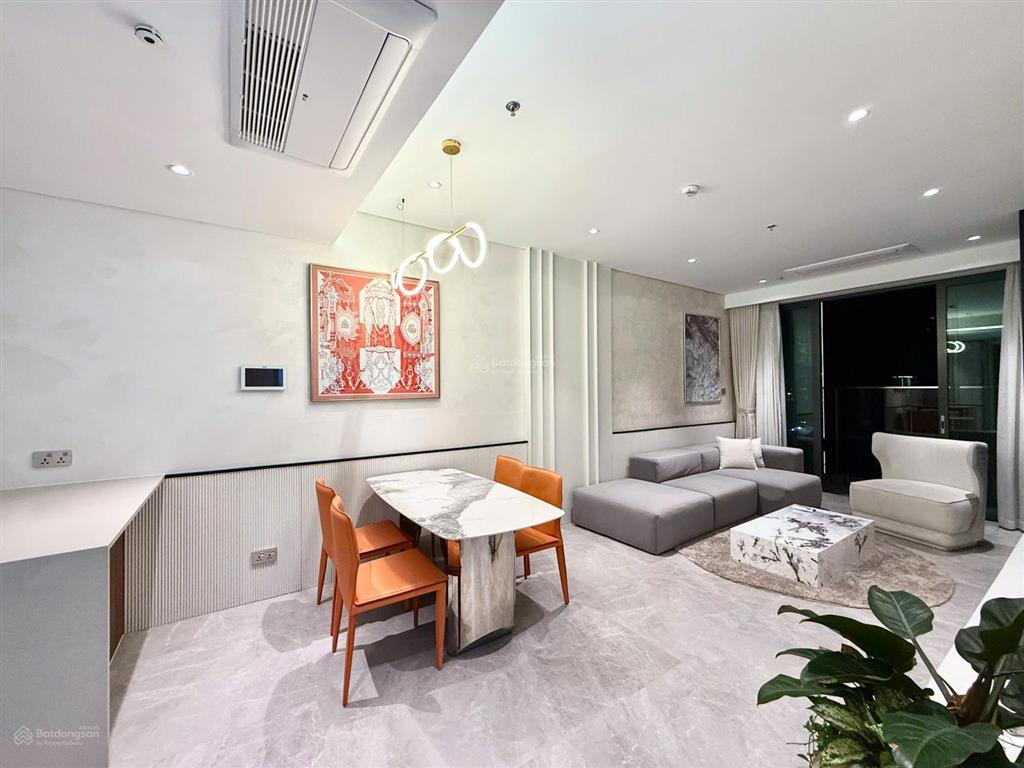 Cần bán căn 2pn 80m2 giá rẻ nhất the crest, giá 20.5 tỷ all in. xem nhà 24/7