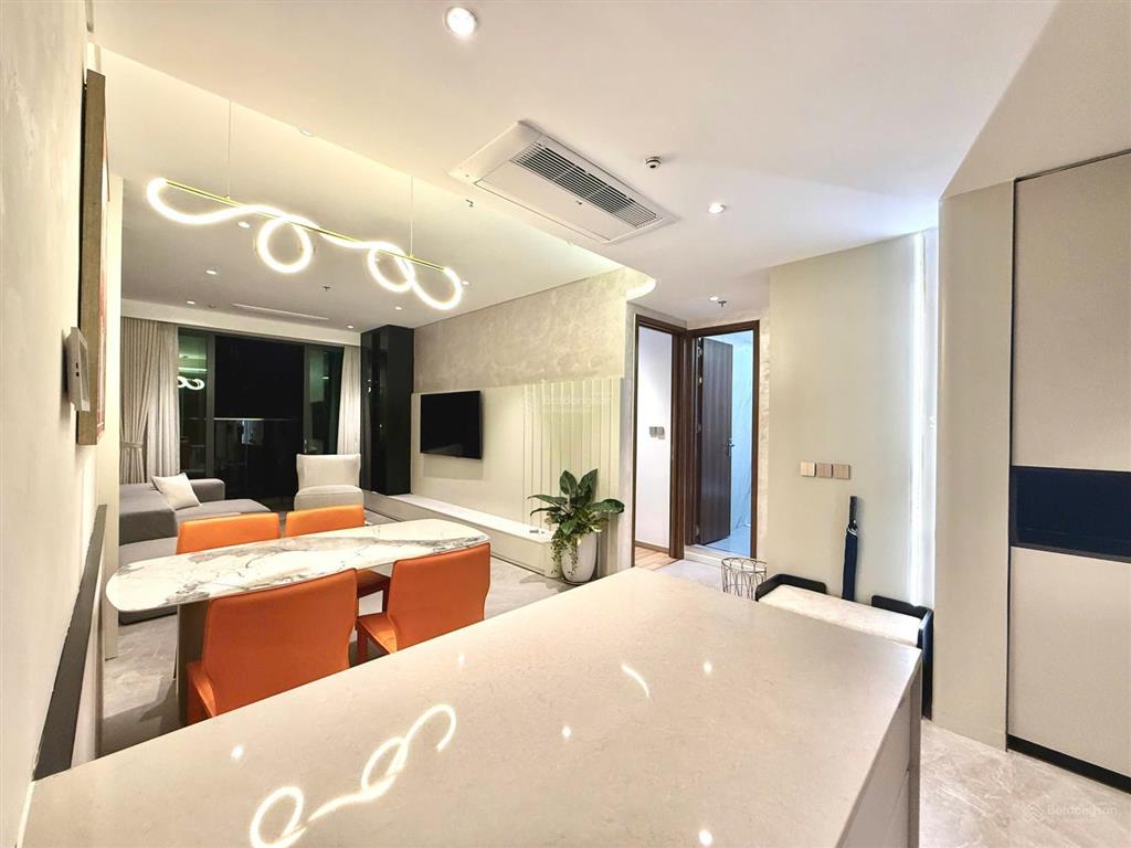 Cần bán căn 2pn 80m2 giá rẻ nhất the crest, giá 20.5 tỷ all in. xem nhà 24/7