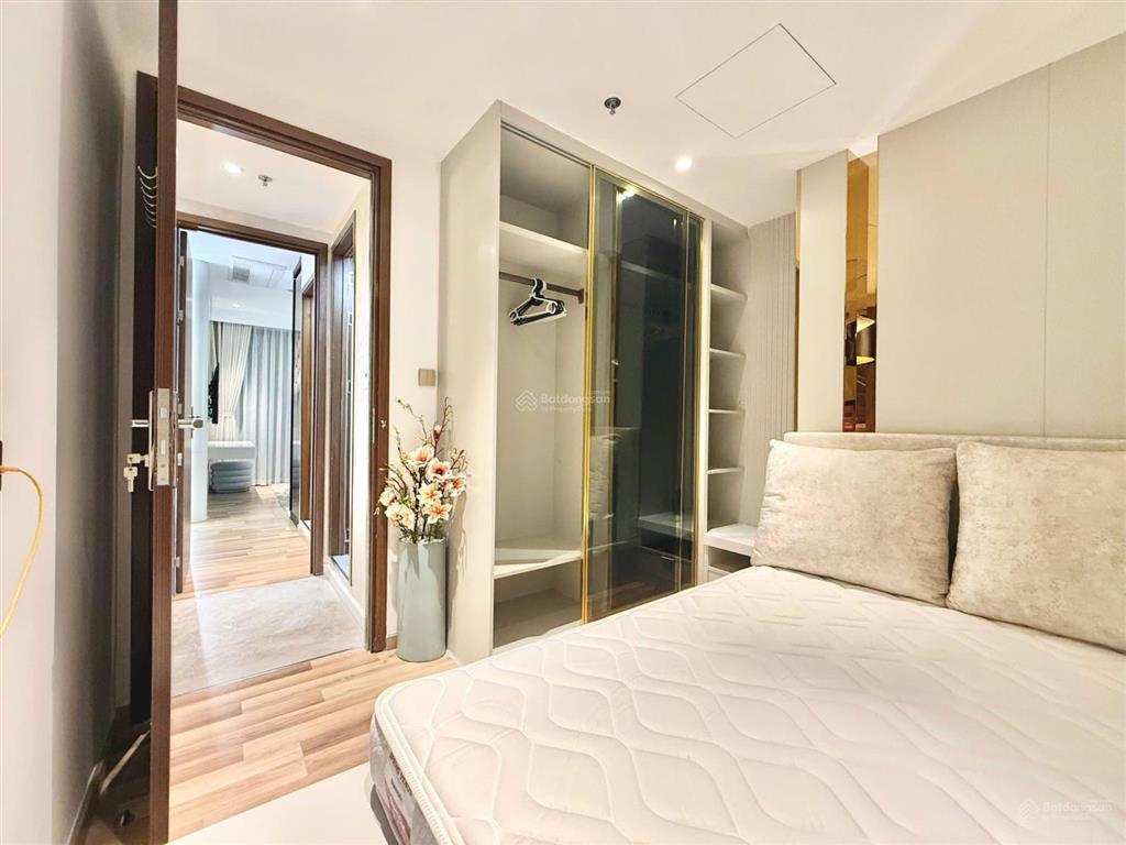 Cần bán căn 2pn 80m2 giá rẻ nhất the crest, giá 20.5 tỷ all in. xem nhà 24/7