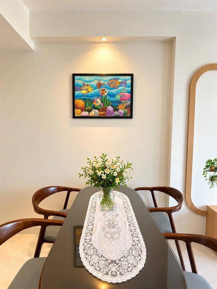 Cho thuê 3pn đầy đủ nội thất view sông sg, giá 25 triệu/tháng, sẵn pass xem nhà ngay.