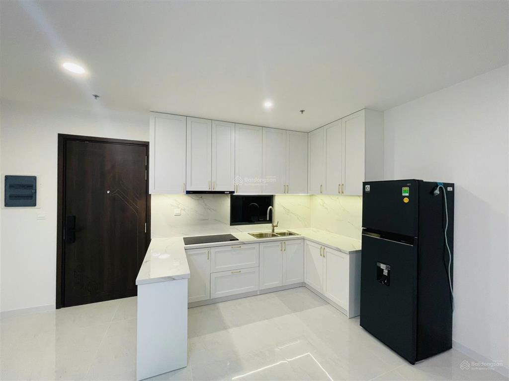 Cho thuê 3pn đầy đủ nội thất view sông sg, giá 25 triệu/tháng, sẵn pass xem nhà ngay.