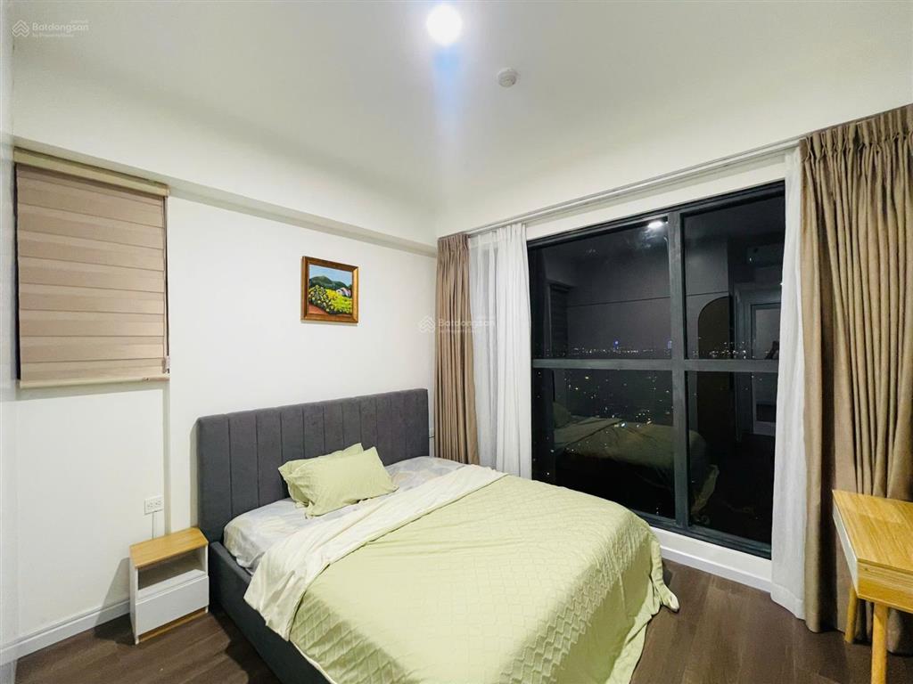 Cho thuê 3pn đầy đủ nội thất, tầng cao, view sông, sẵn pass xem nhà ngay.  0708 864 *** cao nghĩa