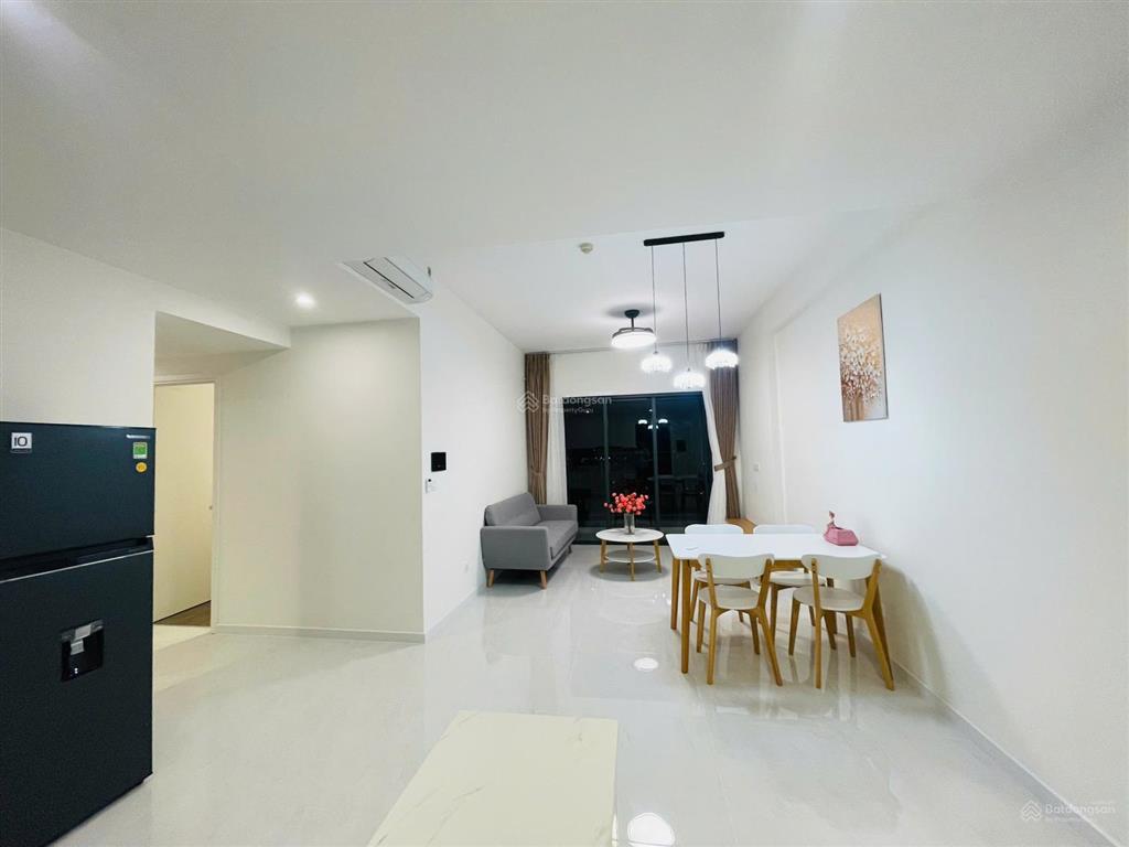 Cho thuê 3pn đầy đủ nội thất, tầng cao, view sông, sẵn pass xem nhà ngay.  0708 864 *** cao nghĩa