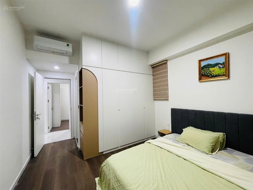 Cho thuê 3pn đầy đủ nội thất, tầng cao, view sông, sẵn pass xem nhà ngay.  0708 864 *** cao nghĩa