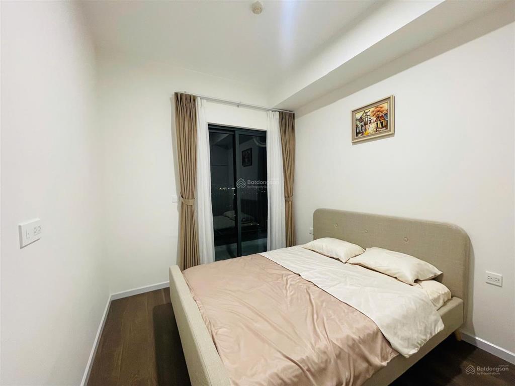 Cho thuê 3pn đầy đủ nội thất, tầng cao, view sông, sẵn pass xem nhà ngay.  0708 864 *** cao nghĩa