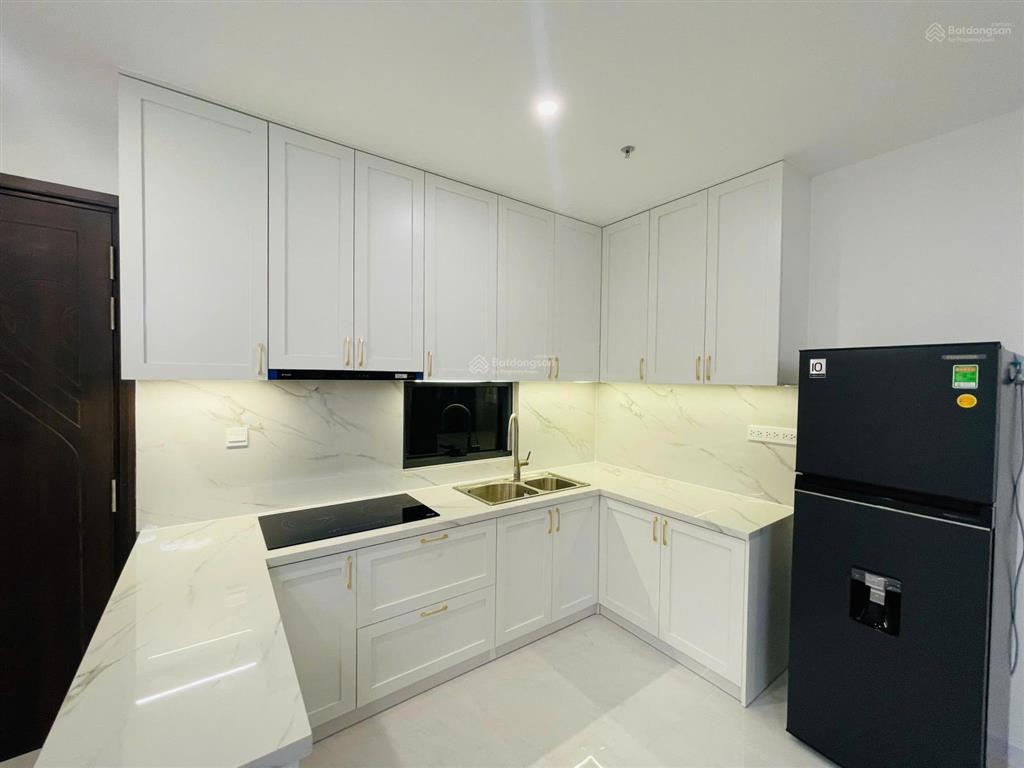 Cho thuê 3pn đầy đủ nội thất, tầng cao, view sông, sẵn pass xem nhà ngay.  0708 864 *** cao nghĩa