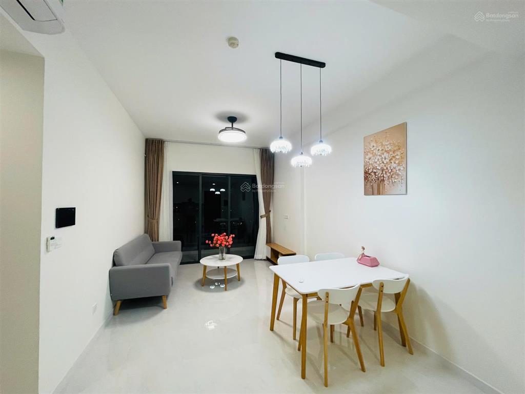 Cho thuê 3pn đầy đủ nội thất, tầng cao, view sông, sẵn pass xem nhà ngay.  0708 864 *** cao nghĩa
