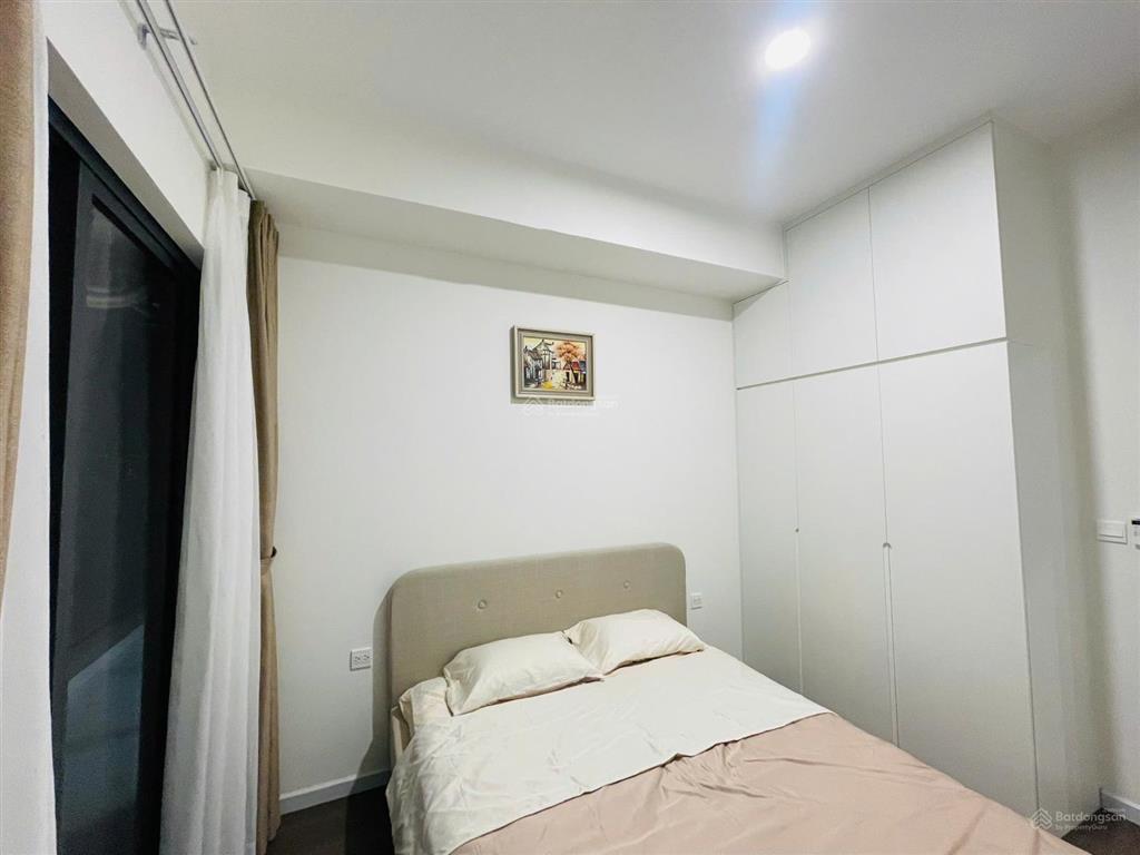 Cho thuê 3pn đầy đủ nội thất, tầng cao, view sông, sẵn pass xem nhà ngay.  0708 864 *** cao nghĩa