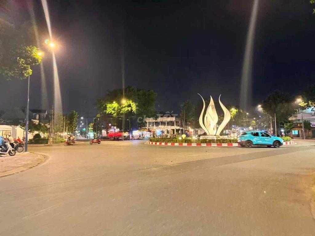 BÁN NHÀ MT KINH DOANH HOÀNG HOA THÁM ĐÔNG NHẤT HIỆP THÀNH 3