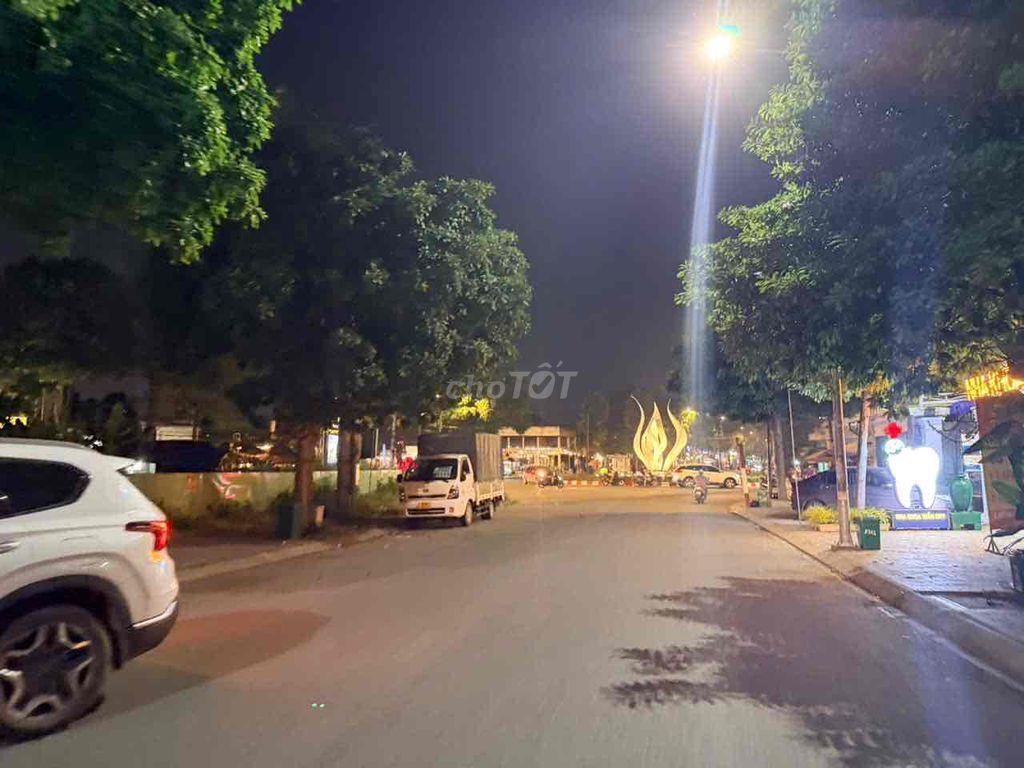 BÁN NHÀ MT KINH DOANH HOÀNG HOA THÁM ĐÔNG NHẤT HIỆP THÀNH 3