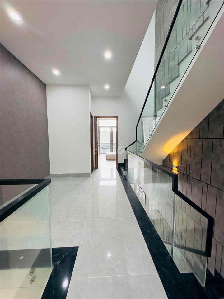 Bán Nhà 3 tầng mới 100% Nhánh Nguyễn Bình sau lưng Đại Học Bình Dương