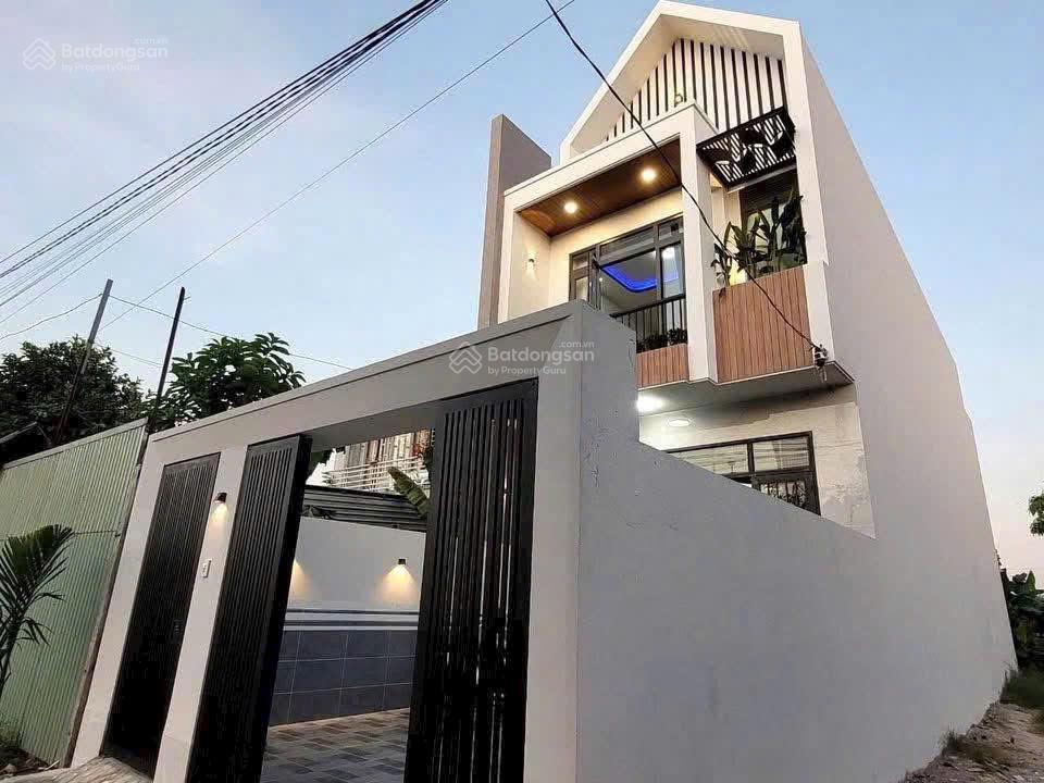 Cắt lỗ 200 triệu, nhà lầu sổ hồng riêng chỉ 1 tỷ 750 ngay cuối đường đồng khởi  biên hòa