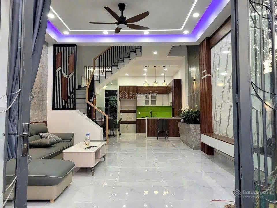Cắt lỗ 200 triệu, nhà lầu sổ hồng riêng chỉ 1 tỷ 750 ngay cuối đường đồng khởi  biên hòa