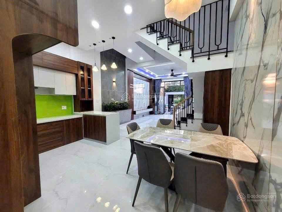 Cắt lỗ 200 triệu, nhà lầu sổ hồng riêng chỉ 1 tỷ 750 ngay cuối đường đồng khởi  biên hòa
