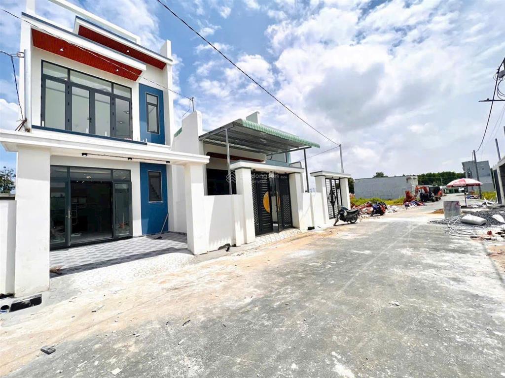 Bán gấp căn nhà lầu 5x18 giá full 1t780. vị trí hương lộ 15, tân triều