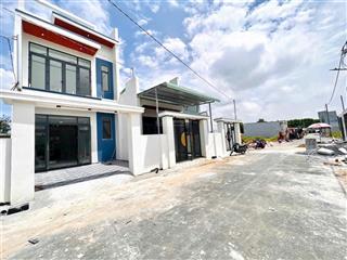 Bán gấp căn nhà lầu 5x18 giá full 1t780. vị trí hương lộ 15, tân triều