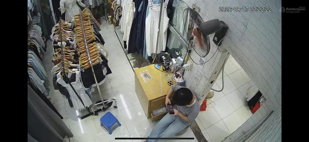 Chính chủ cần sang nhượng cửa hàng tại học cổng phụ b5 học viện tài chính. giá cực tốt