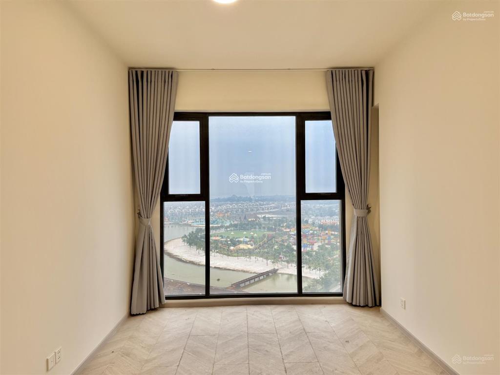 Bán gấp căn hộ 3pn masteri centre point. dt 90m2. giá chỉ 5,6 tỷ