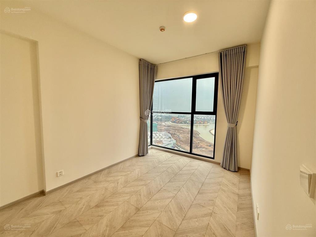 Bán gấp căn hộ 3pn masteri centre point. dt 90m2. giá chỉ 5,6 tỷ