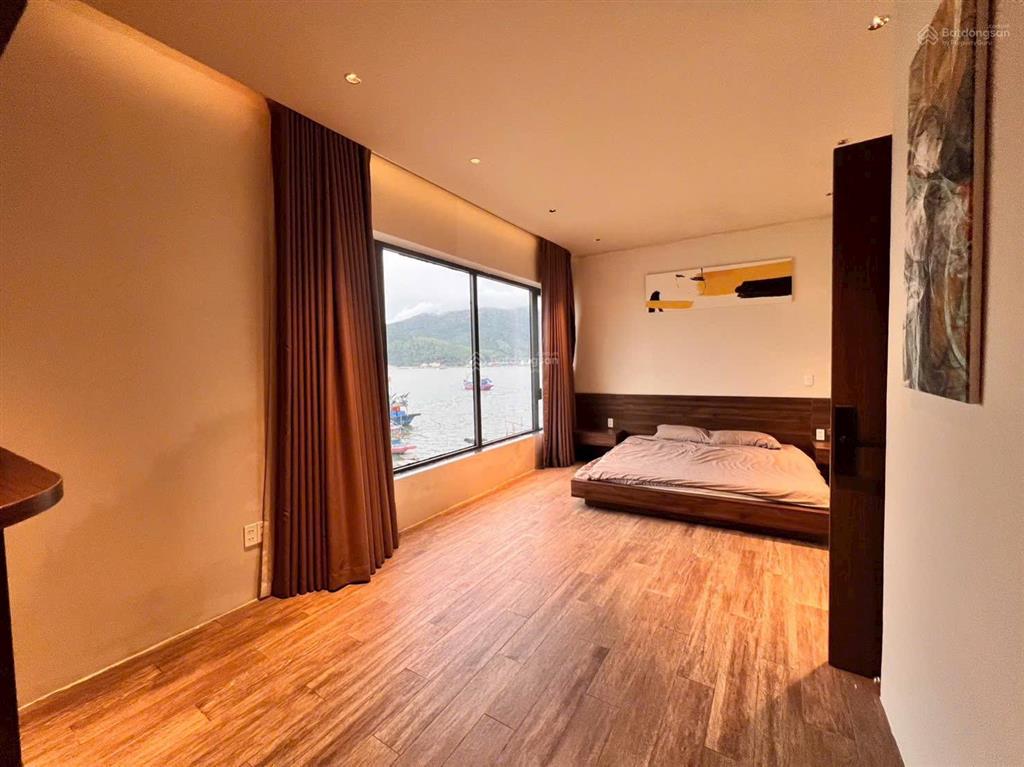 Chủ giảm 2 tỷ  villa 2 mặt tiền view biển đà nẵng