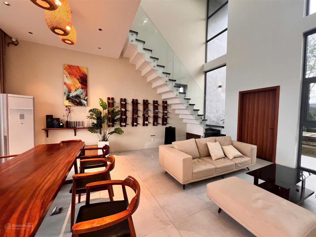 Chủ giảm 2 tỷ  villa 2 mặt tiền view biển đà nẵng