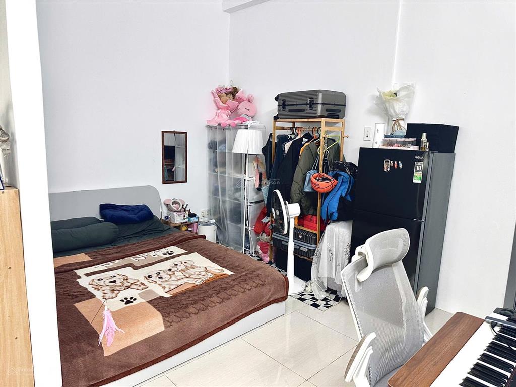 Cho thuê phòng rộng 35m ban công sau tách bếp phạm hùng nối dài