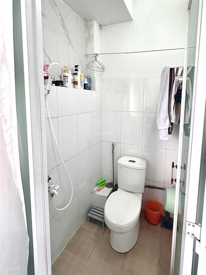 Cho thuê phòng rộng 35m ban công sau tách bếp phạm hùng nối dài