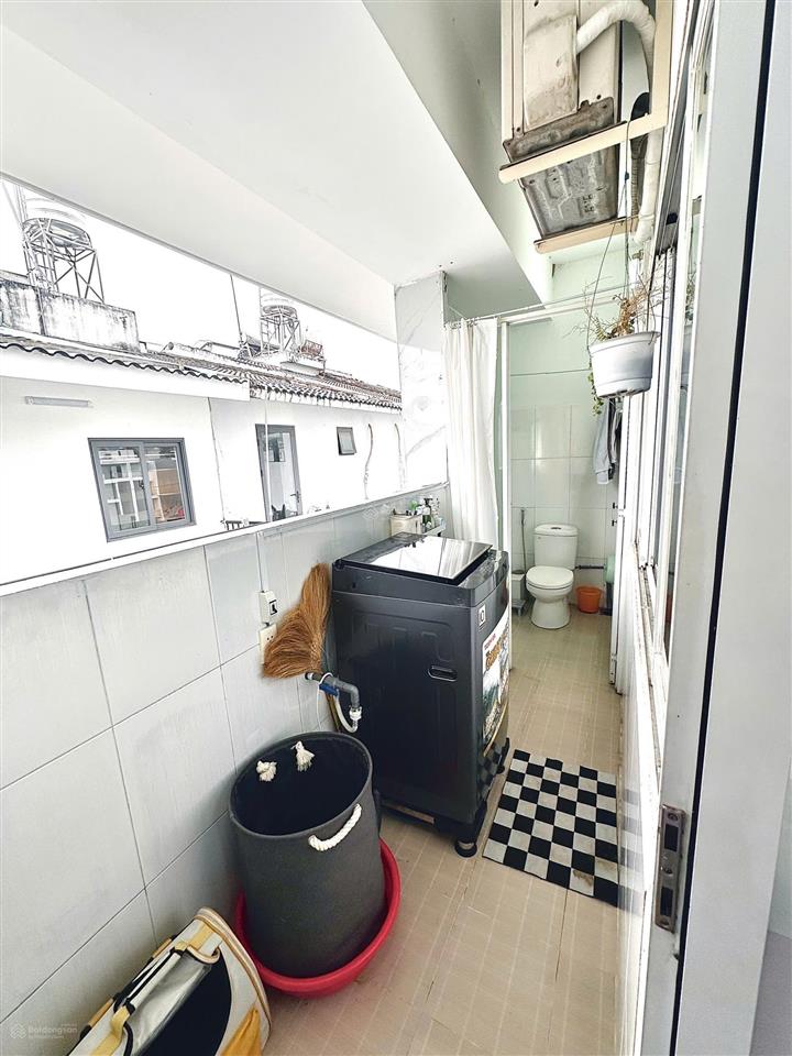 Cho thuê phòng rộng 35m ban công sau tách bếp phạm hùng nối dài