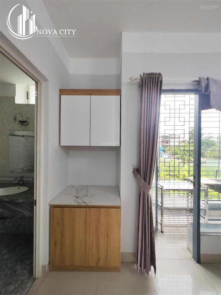 Mới trống phòng mới đẹp thoáng y hình, có ban công, full nội thất