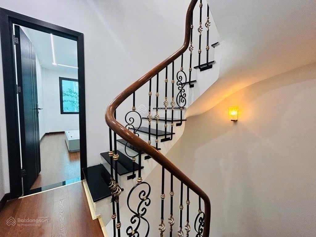 Tc chỉ 5.6 tỷ sở hữu căn nhà 38m2, 4pn, nội thất vip, tại phố la nội, hà đông