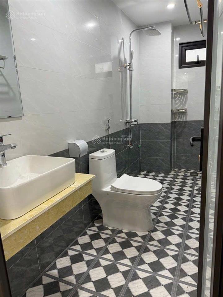 Bán nr giá siêu hời tại hữu hưng, 6,15 tỷ, 33m2, 3pn, 4wc, 5 tầng