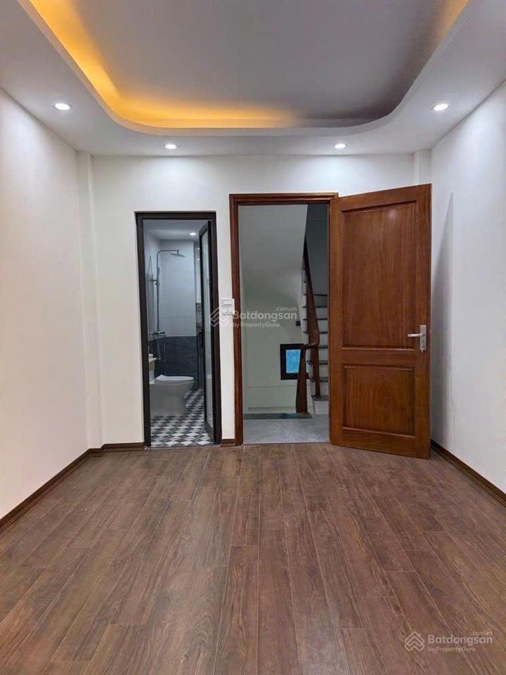 Bán nr giá siêu hời tại hữu hưng, 6,15 tỷ, 33m2, 3pn, 4wc, 5 tầng