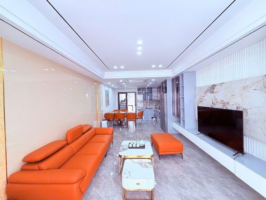 BÁN NHÀ 8 TẦNG NGỌC LÂM – LONG BIÊN | GARA | THANG MÁY | 40m | MT 4m | GIÁ 20,8 TỶ