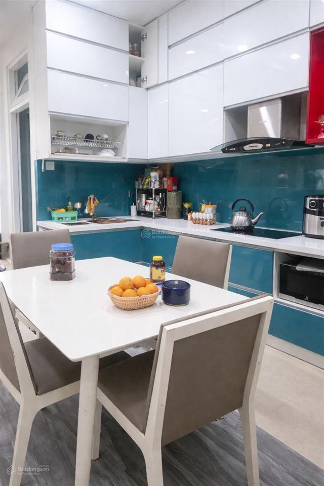 Bán nhà lạc long quân 69m, 3 tầng đẹp  hẻm xe hơi thông  giá chỉ nhỉnh 9 tỷ