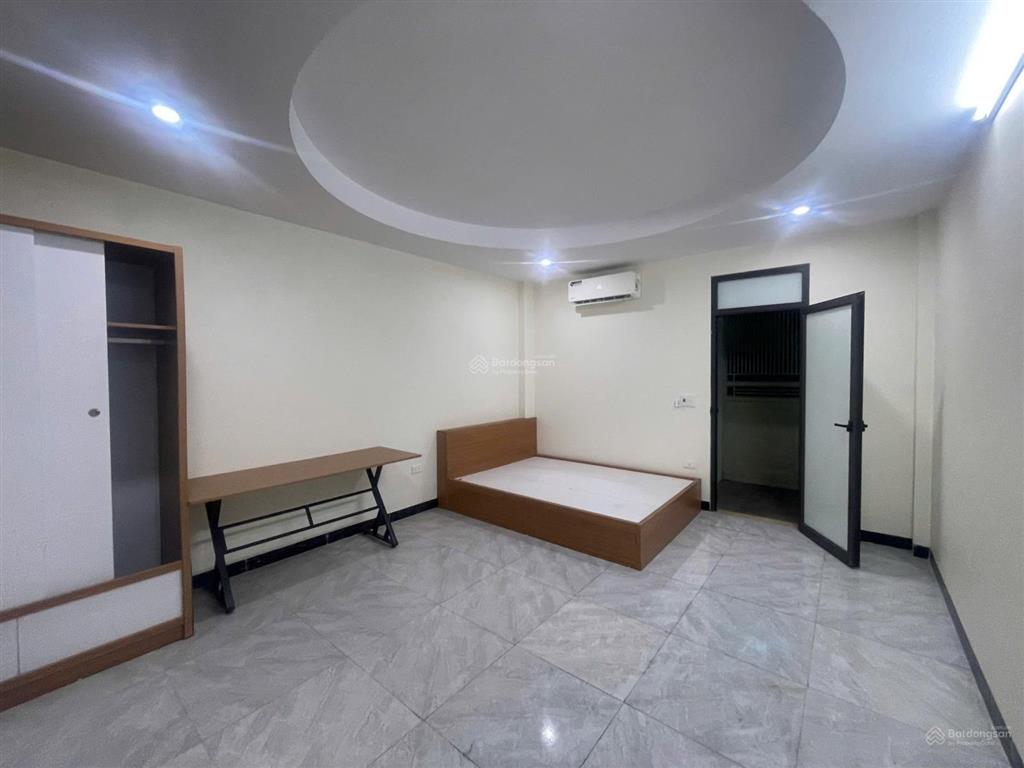 Tòa nhà dòng tiền hơn 180 triệu/tháng ngay đại lộ thăng long