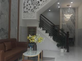 Nhà kết cấu 1 trệt 1 lầu sân thượng. diện tích 4m 12.5m gồm phòng khách, phòng bếp, 3 pn (có