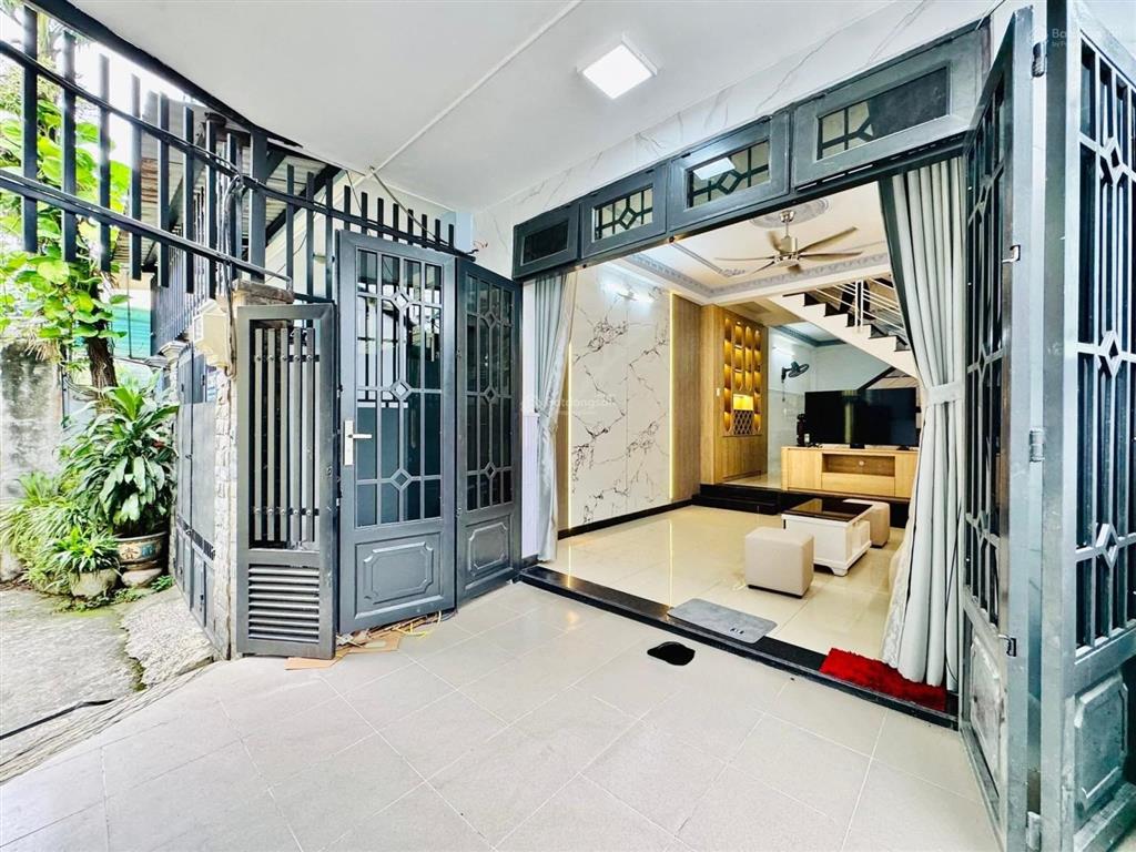 Nhà mới ở ngay  gần trục thống nhất  đường số 4  dt 54m2 x 3 tầng đúc + mái btct, giá 5.4 tỷ